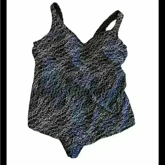 Swimsuits for All Black and White Polka Dots One Piece Size 26 - Picture 1 of 3